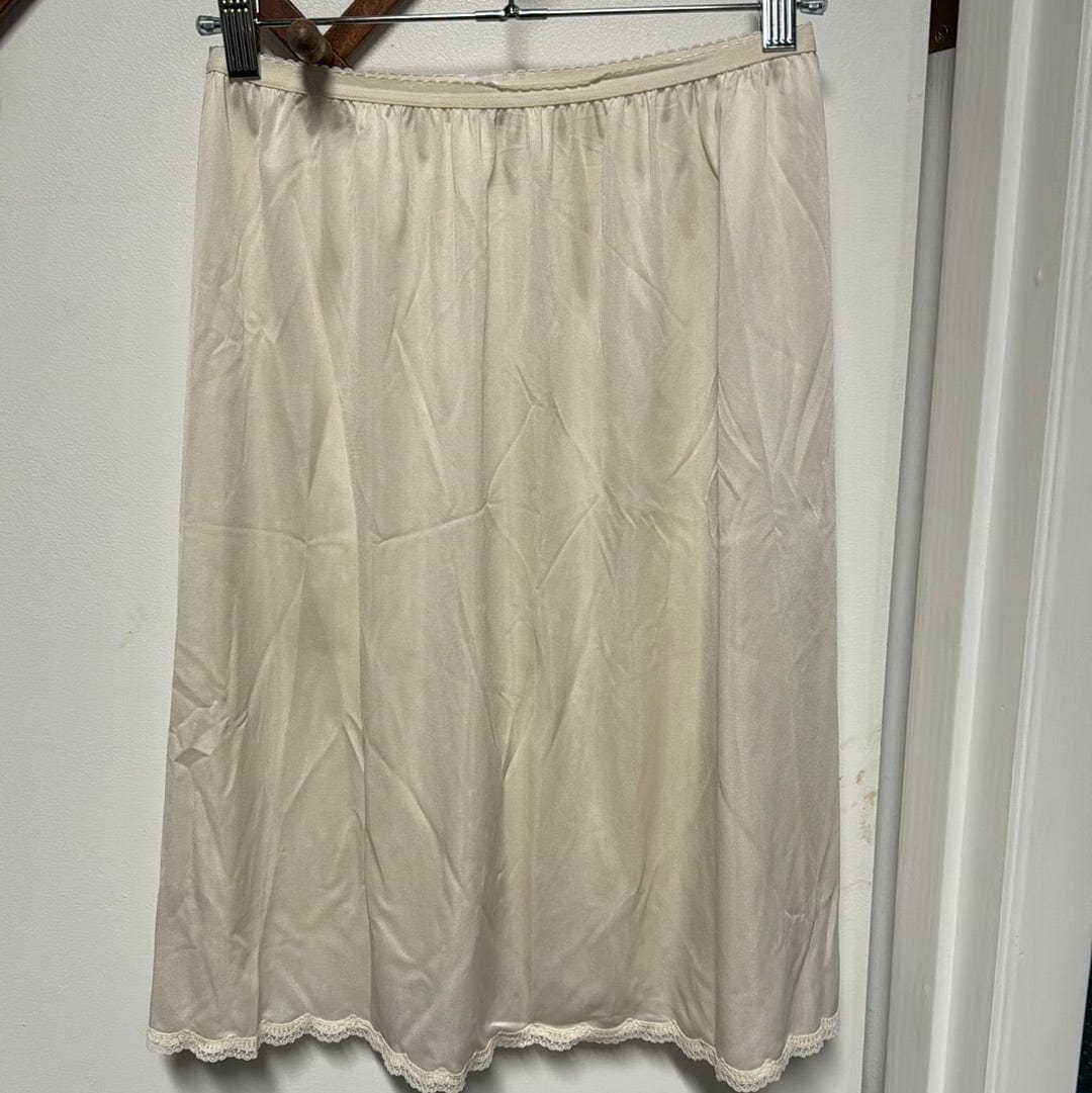 Venus Of The Desert VTG USA Shadowline Crm Slip Skirt available in Joshua Tree at JT Trading Post