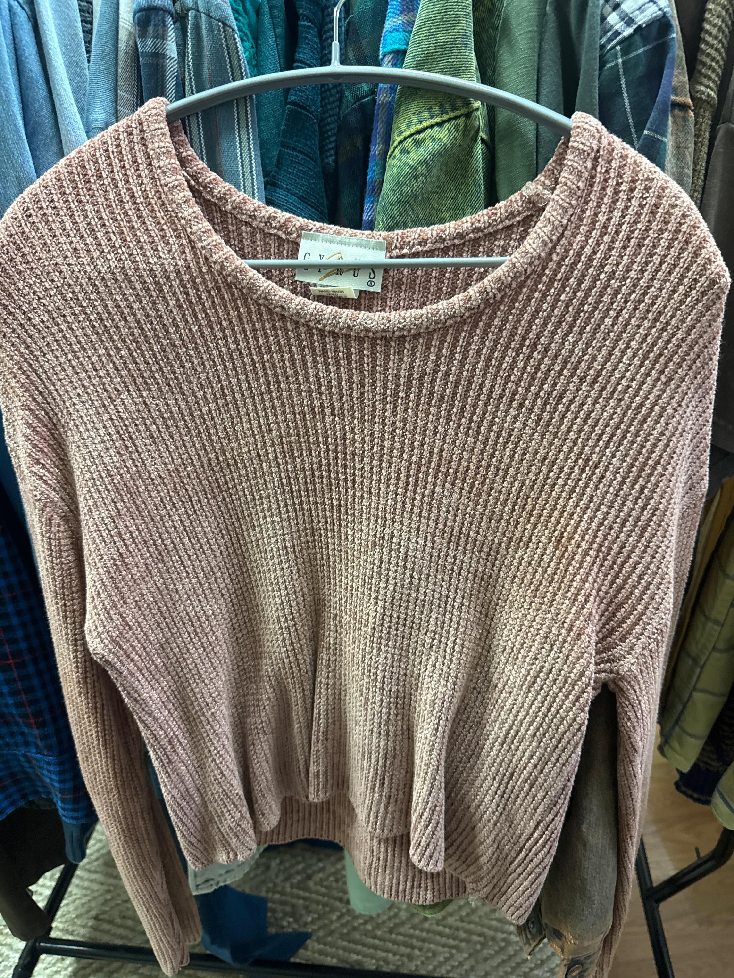 Venus Of The Desert VTG USA Cyrus Pink Sweater available in Joshua Tree at JT Trading Post