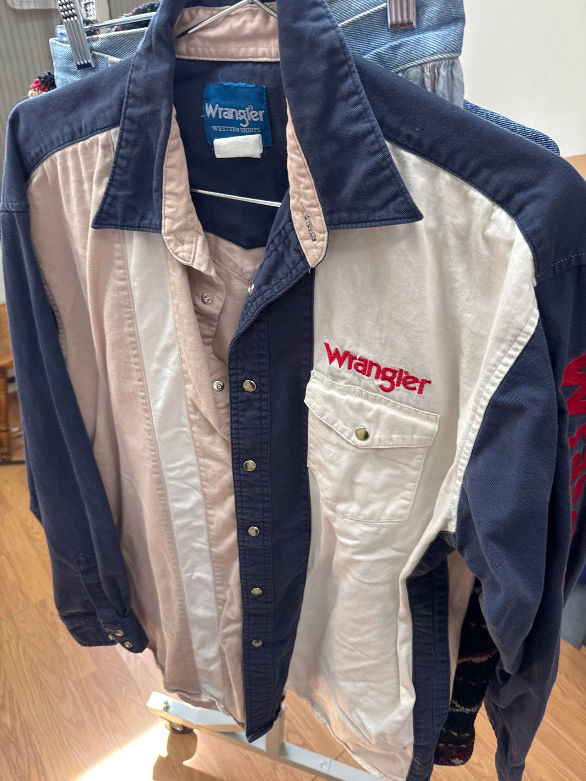 Vtg Wrangler Logo Snaps Shirt