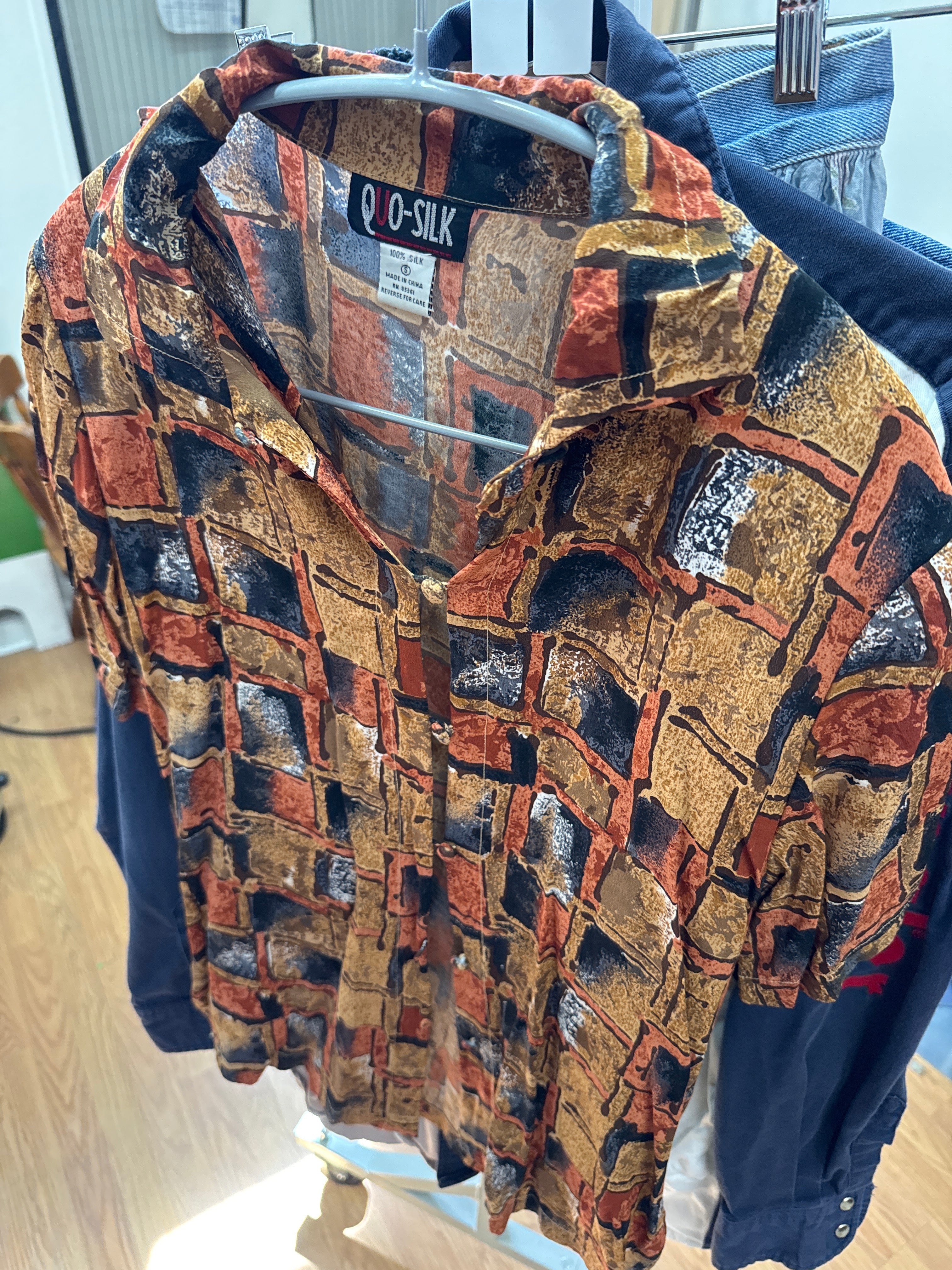 Vtg Quo Silk Button Up Blouse