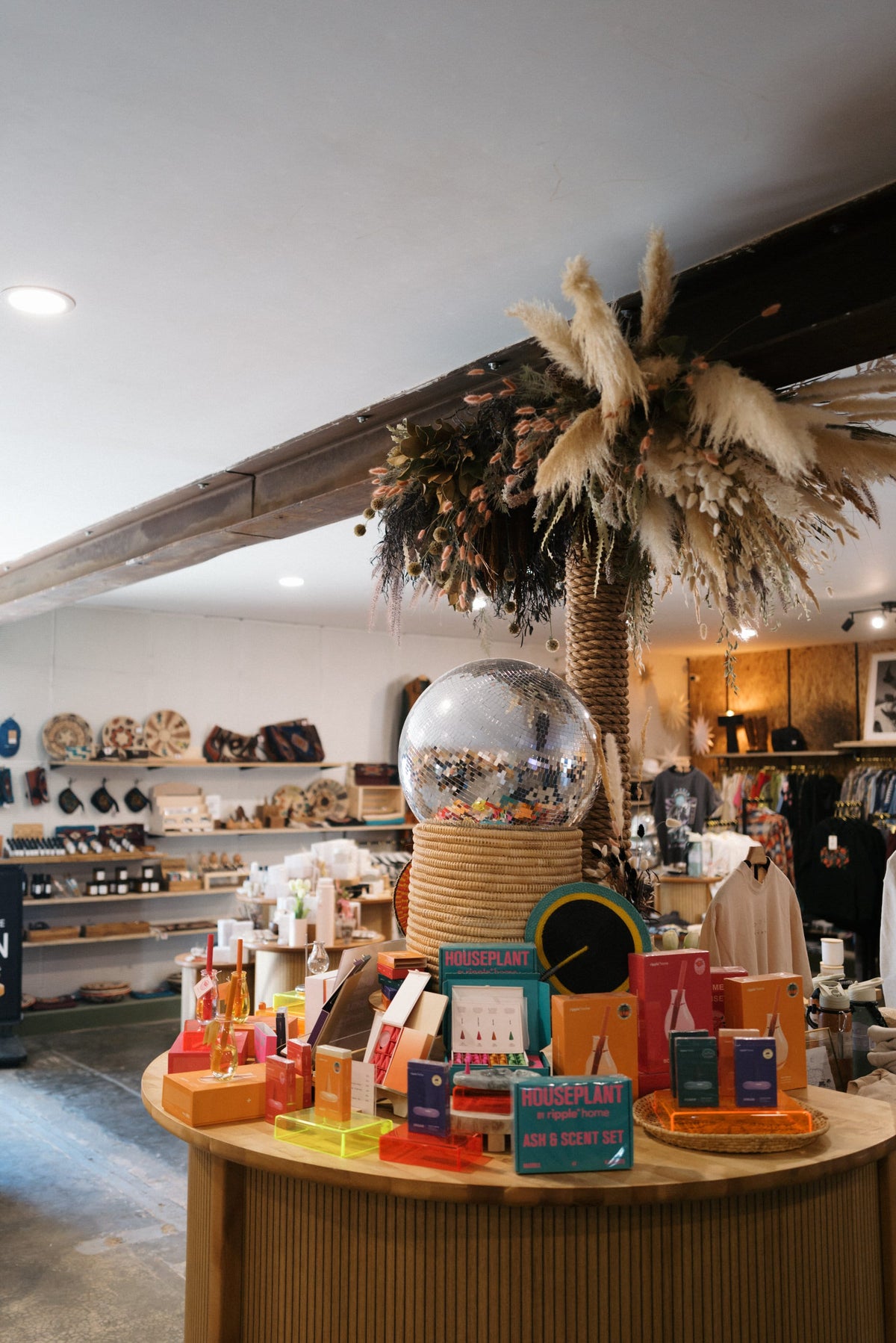 Retail Associate