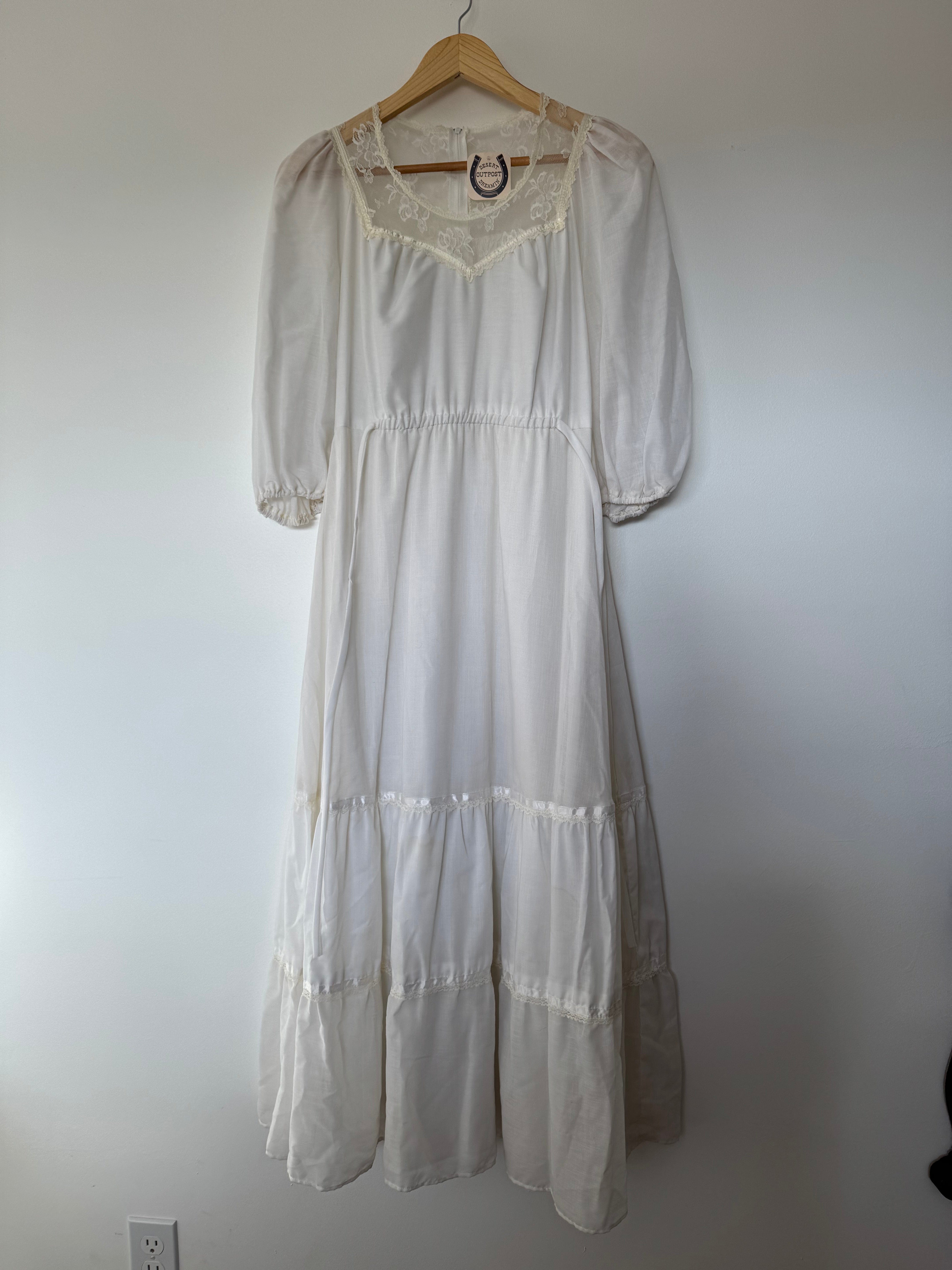 Desert Dreaming Vintage 70s white lace Prarie dress Sz S / M
