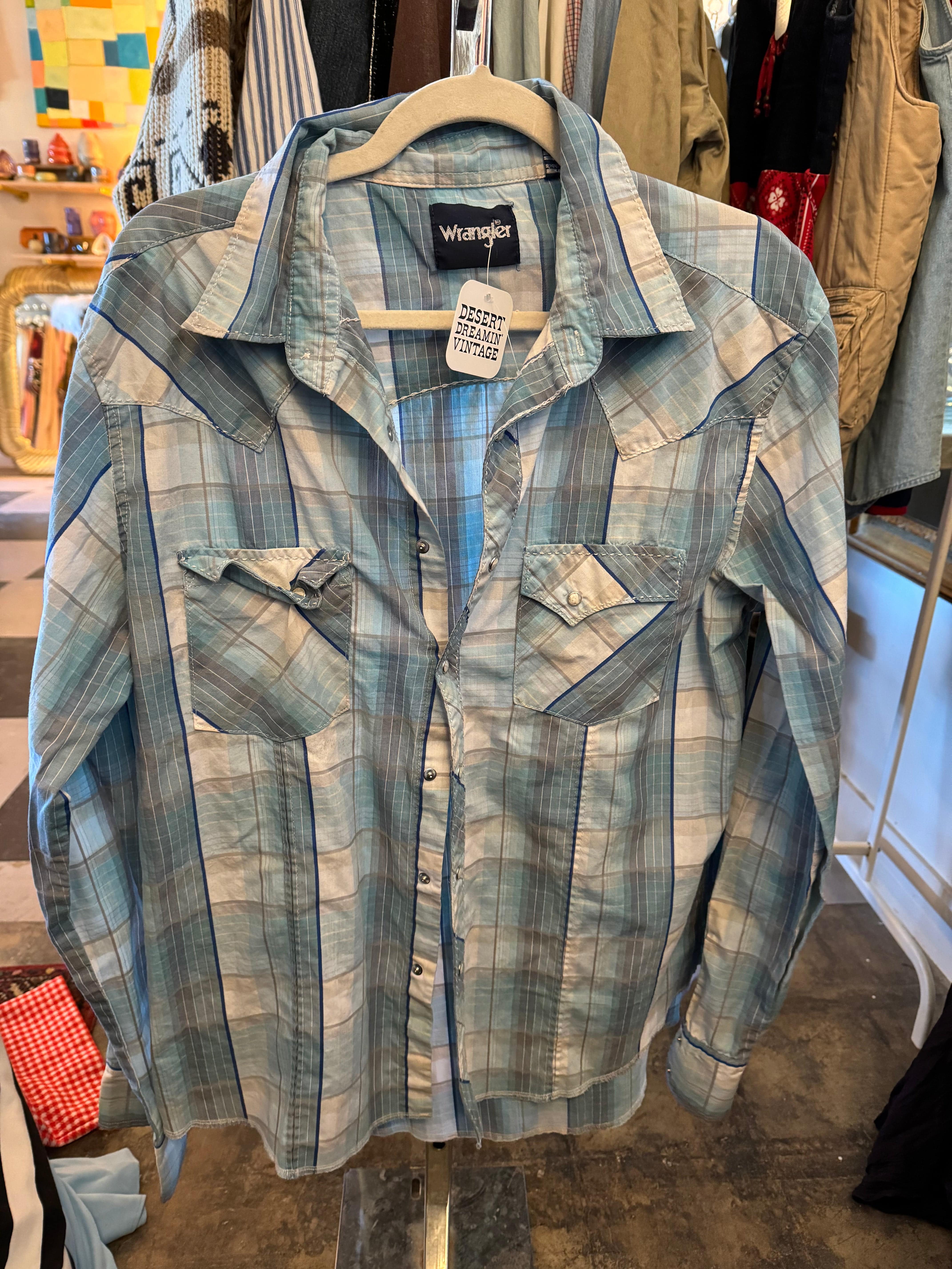 Desert Dreaming Vintage Wrangler baby blue plaid pearlsnap Sz M / L