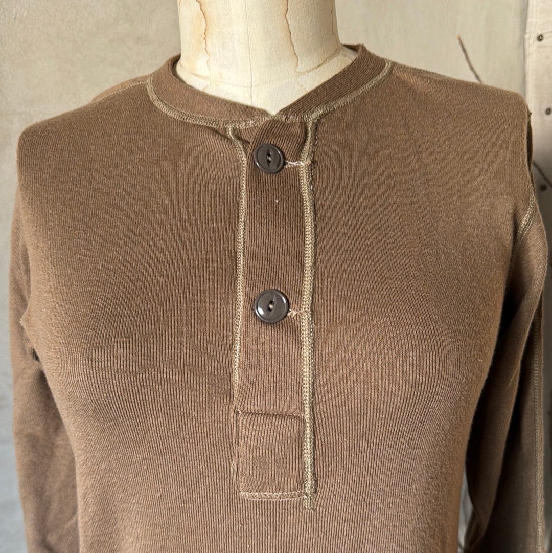 El Duende Patina Henley