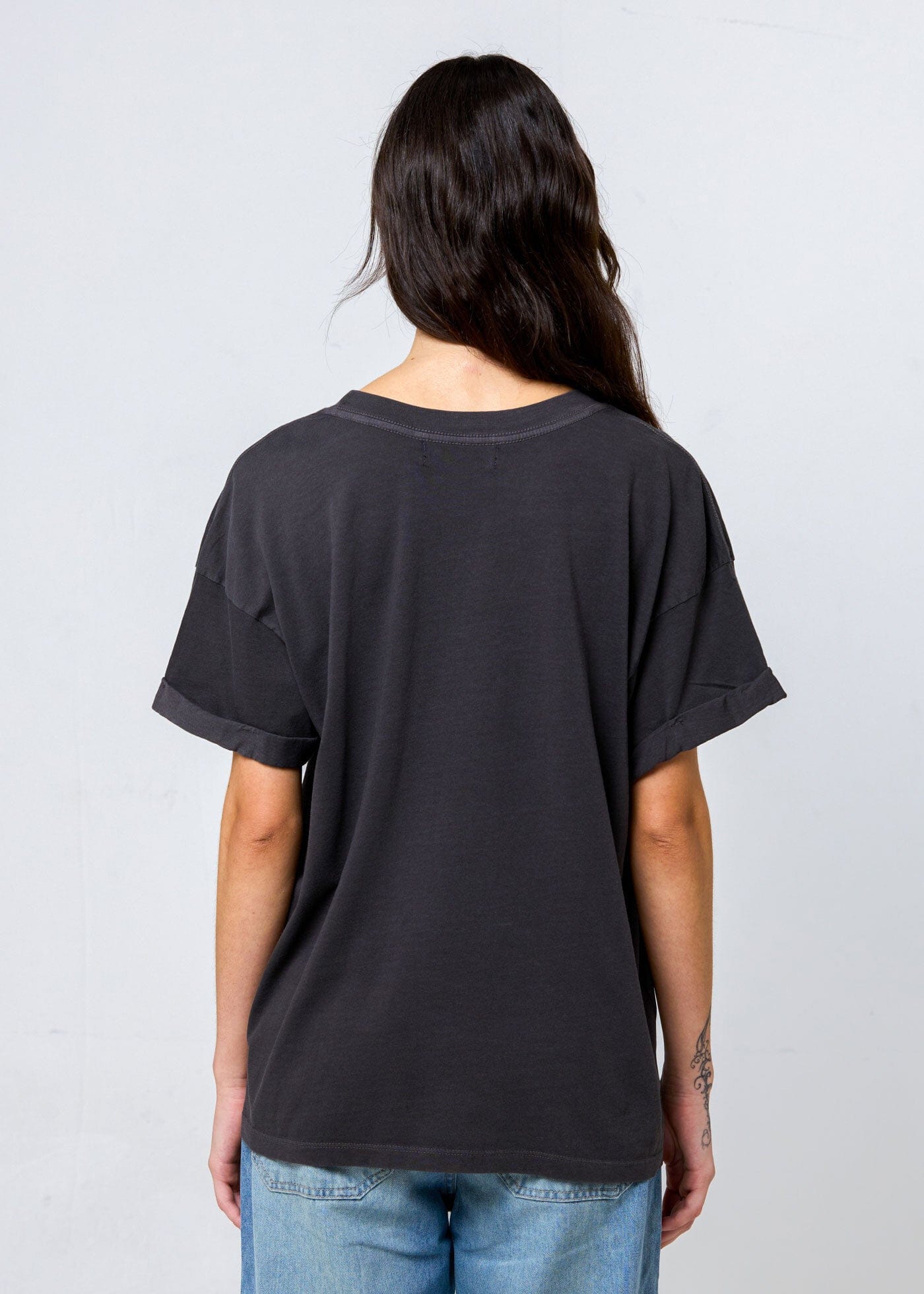 Aquarius Zodiac Reunion Tour Vintage Black Boyfriend Tee