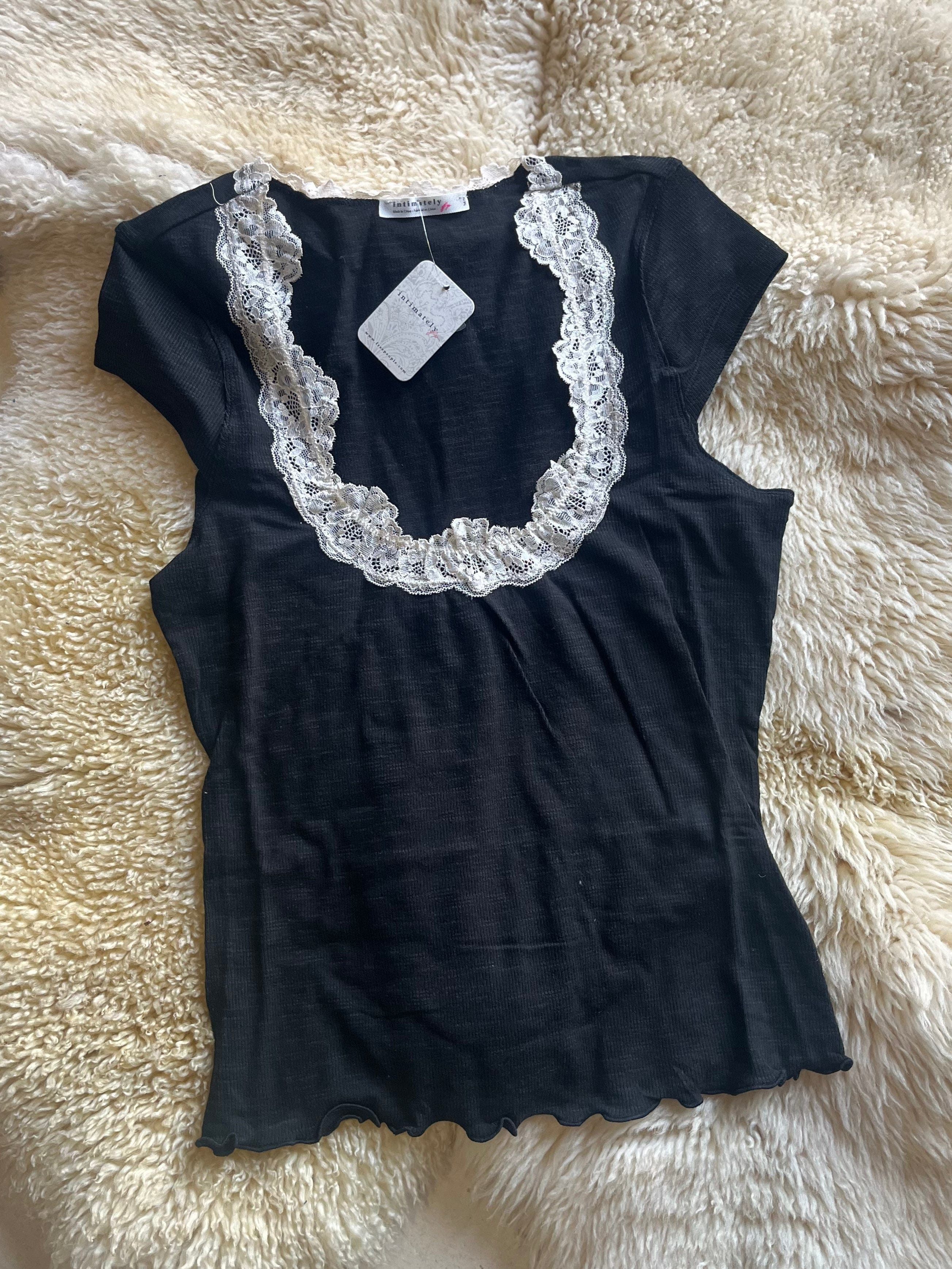 Roaming Travelers Oh My Darling Tee available in Joshua Tree at JT Trading Post