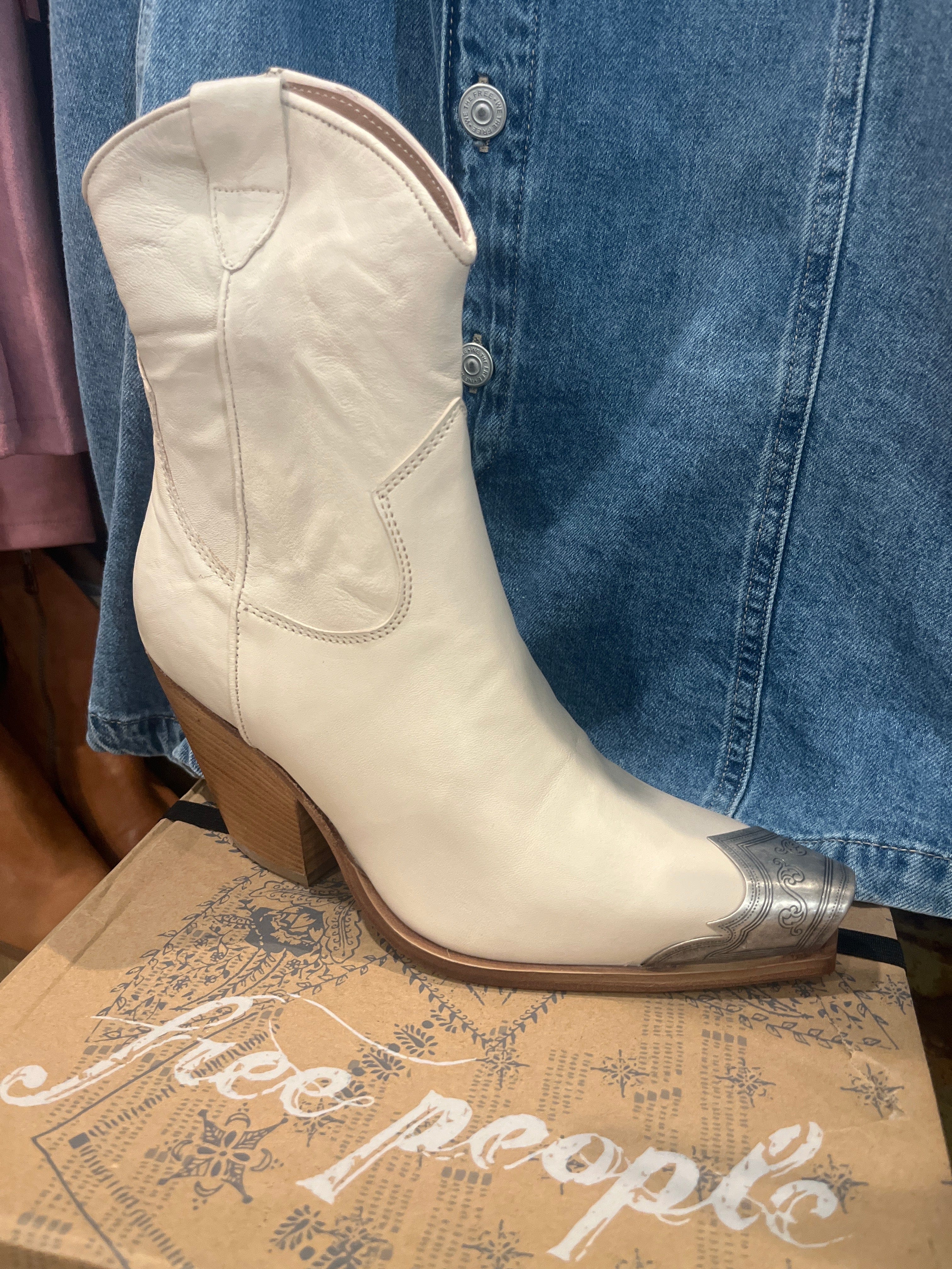 Roaming Travelers Brayden Western Boot | Bone available in Joshua Tree at JT Trading Post