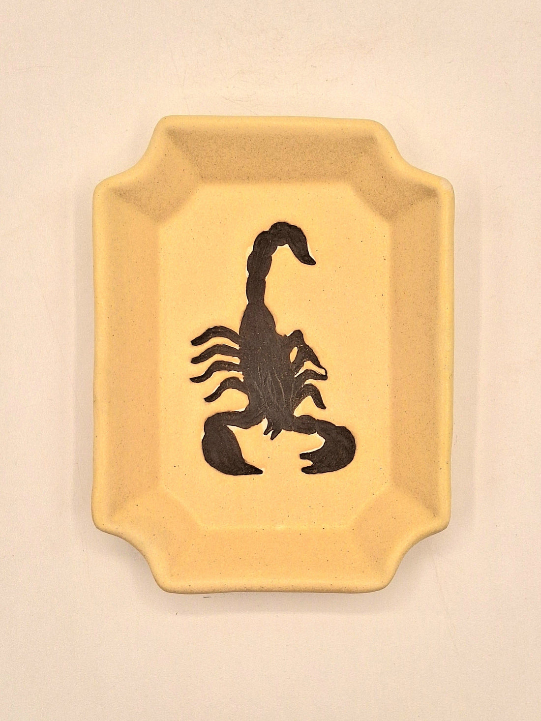 Scorpion Plate Rectangle Medium