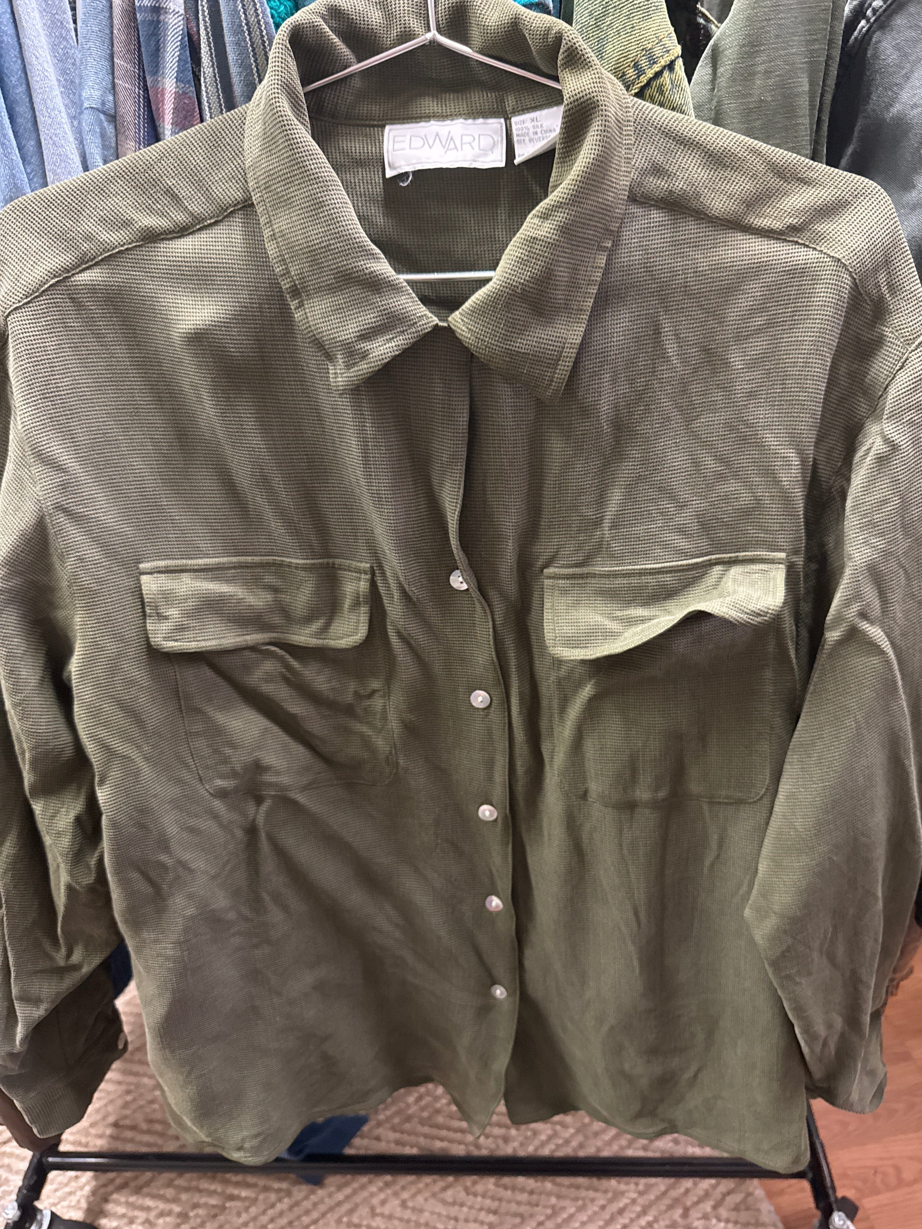 Venus Of The Desert VTG Edward Grn Silk LS available in Joshua Tree at JT Trading Post