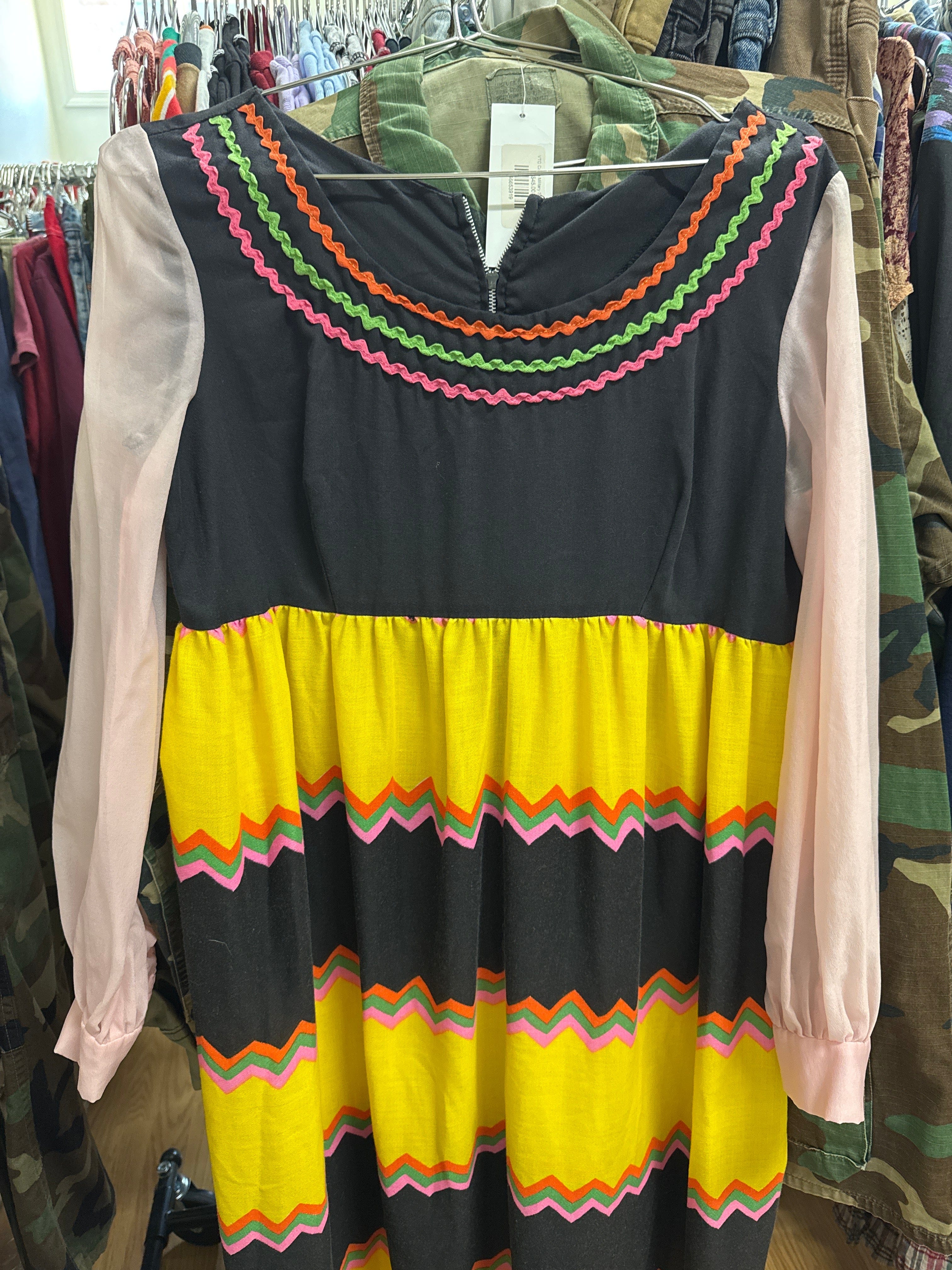 Venus Of The Desert Vtg Fun Zigzag Rickrack Dress available in Joshua Tree at JT Trading Post