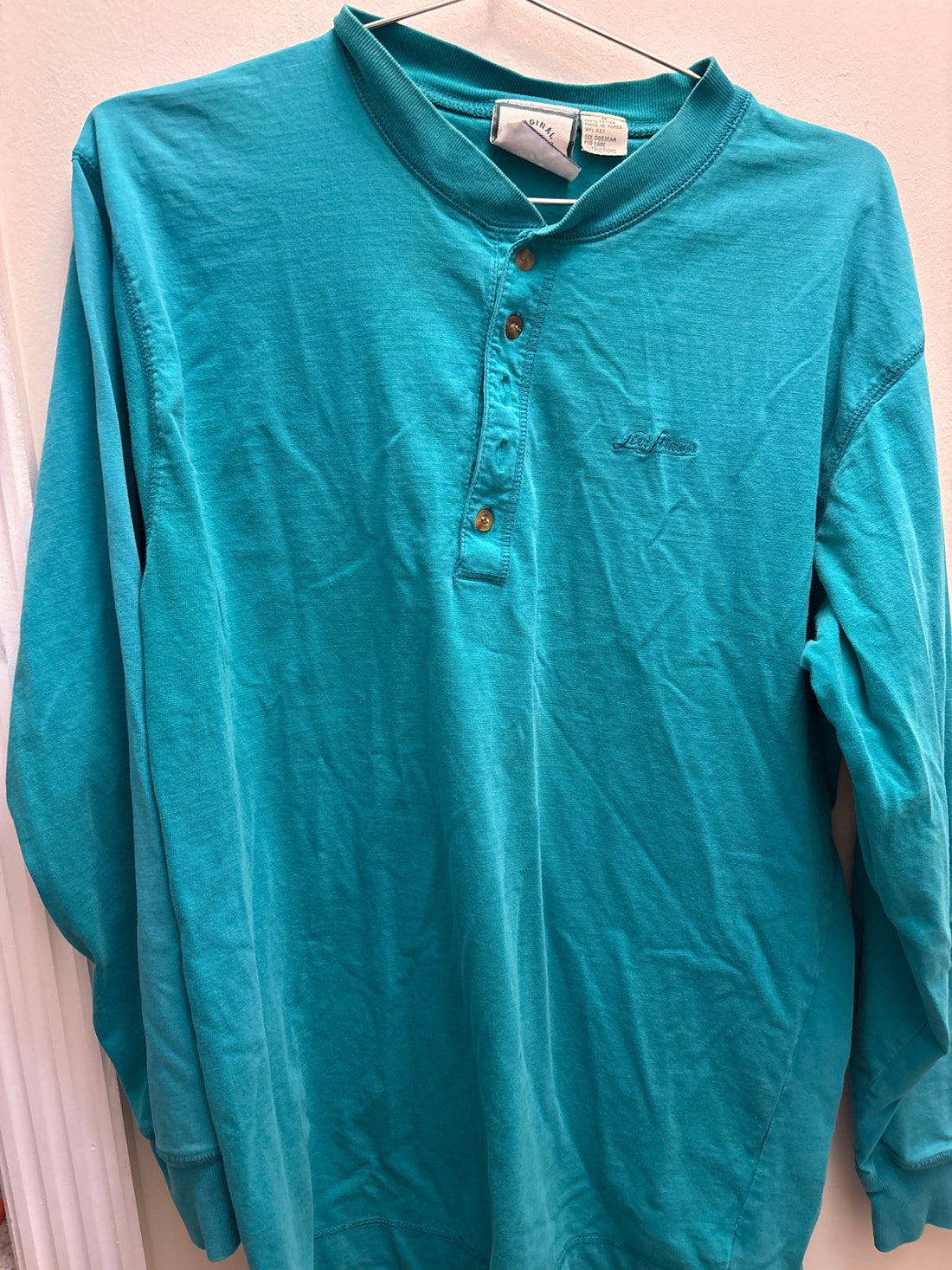Venus Of The Desert Vtg Levi’s logo ls cotton shirt available in Joshua Tree at JT Trading Post