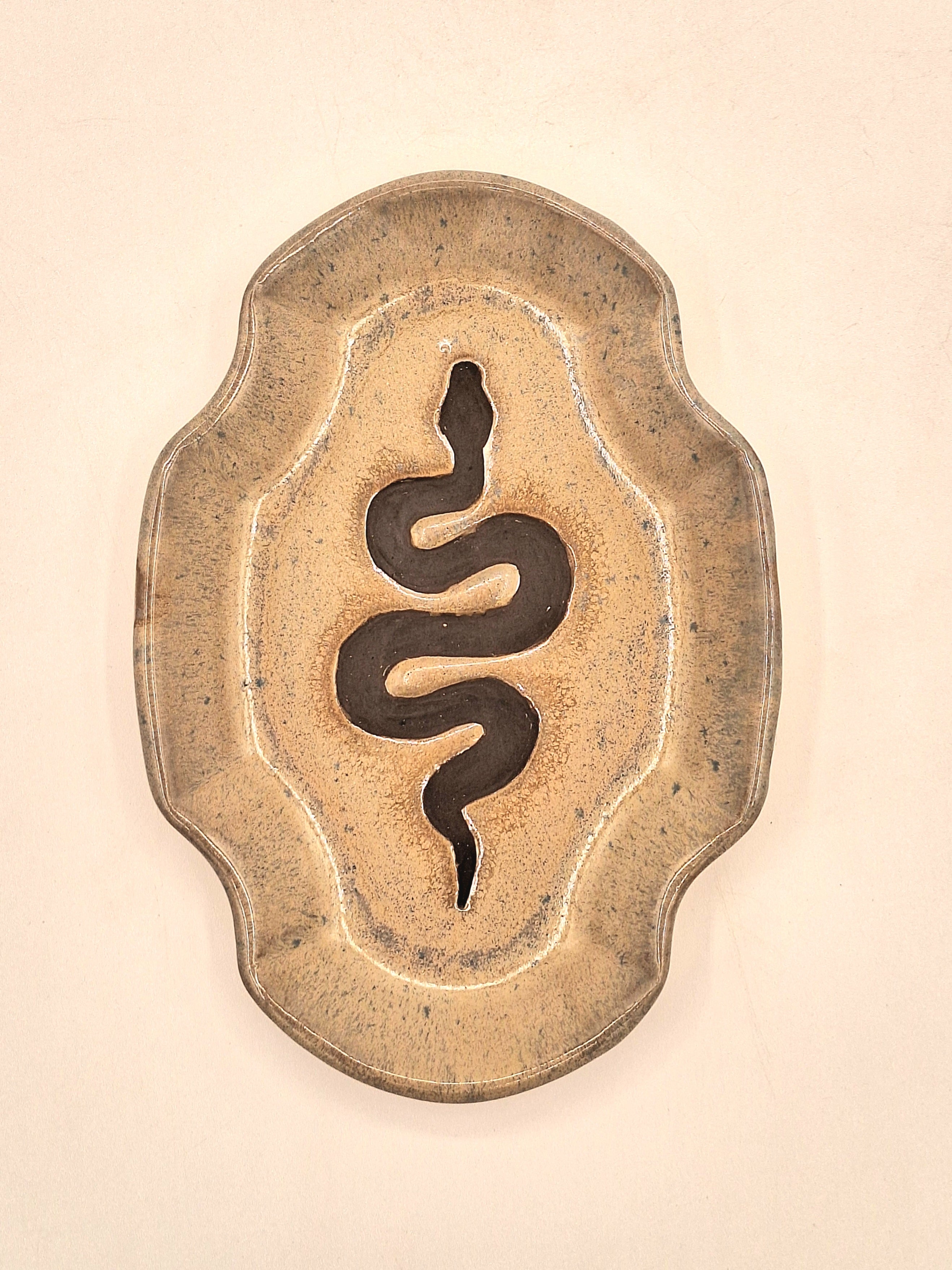 Snake Plate Oval Medium