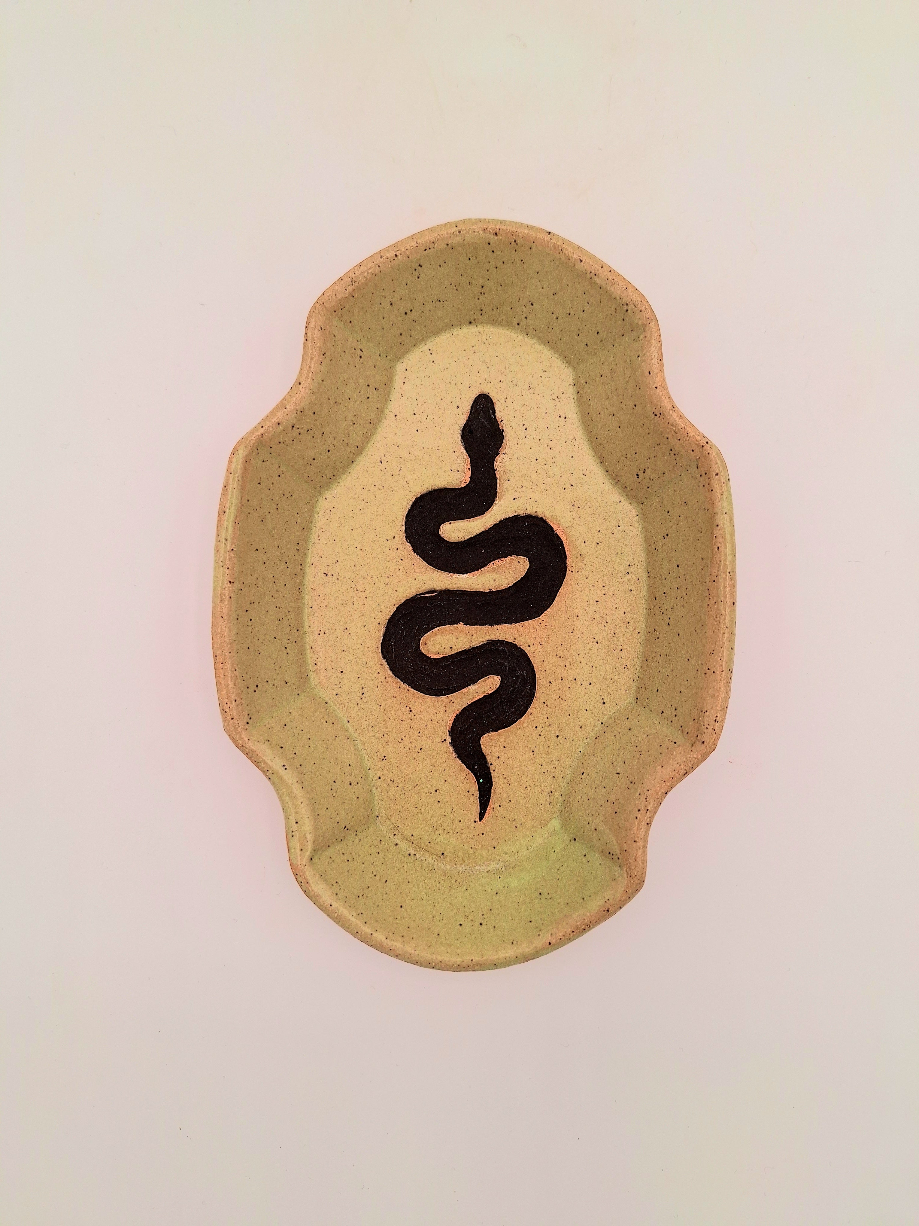 Snake Plate Oval Medium