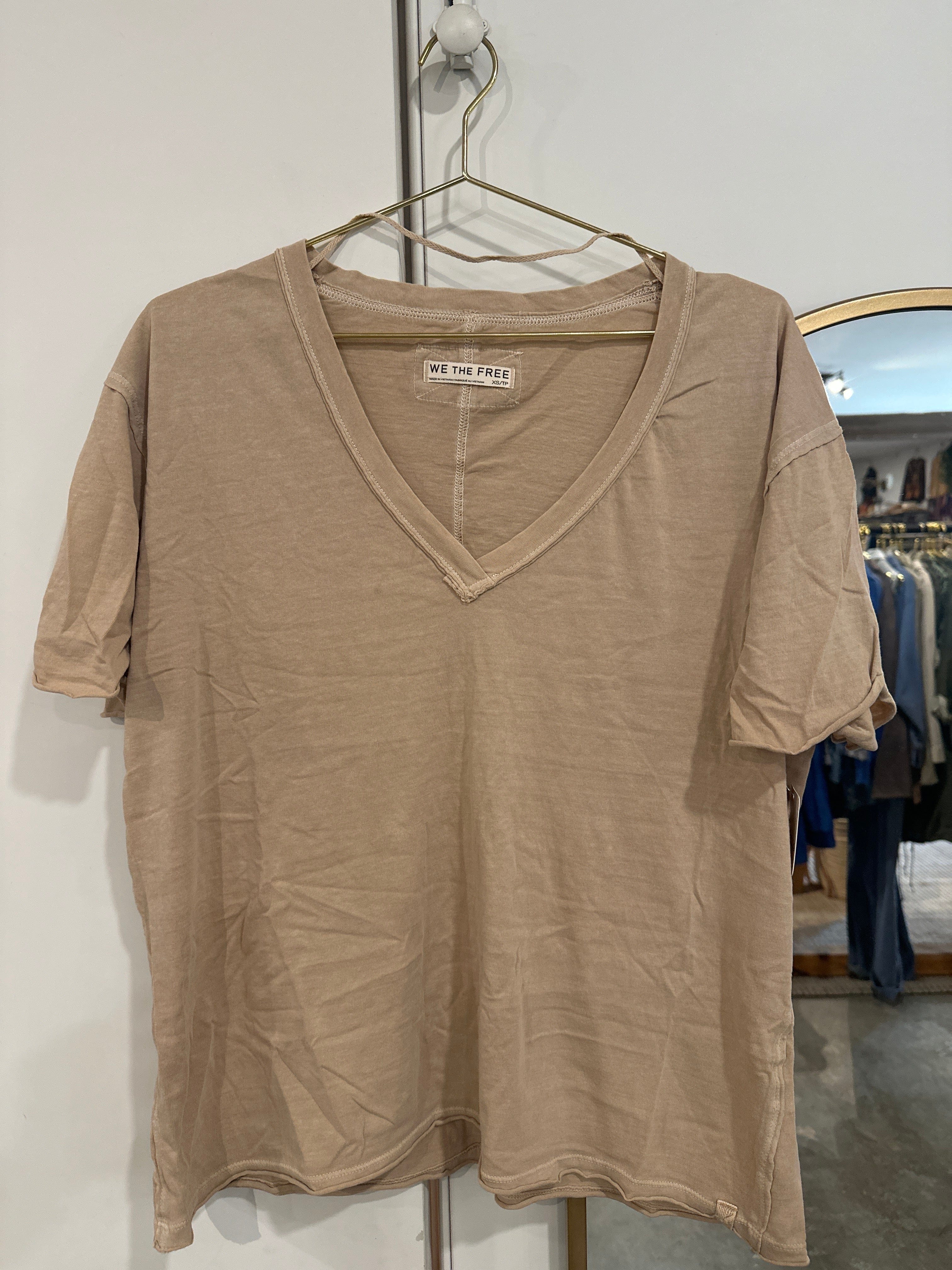 Roaming Travelers Nina Tee V