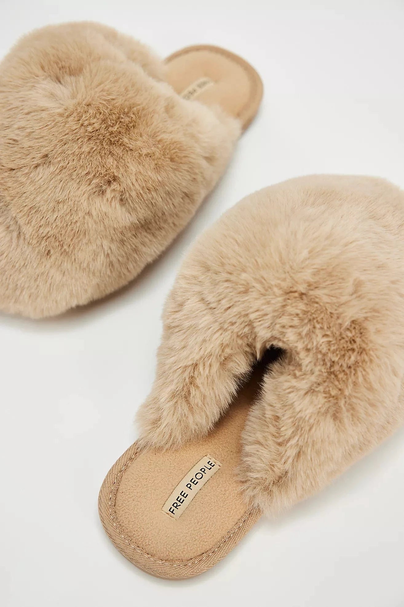Roaming Travelers Snowball Slipper