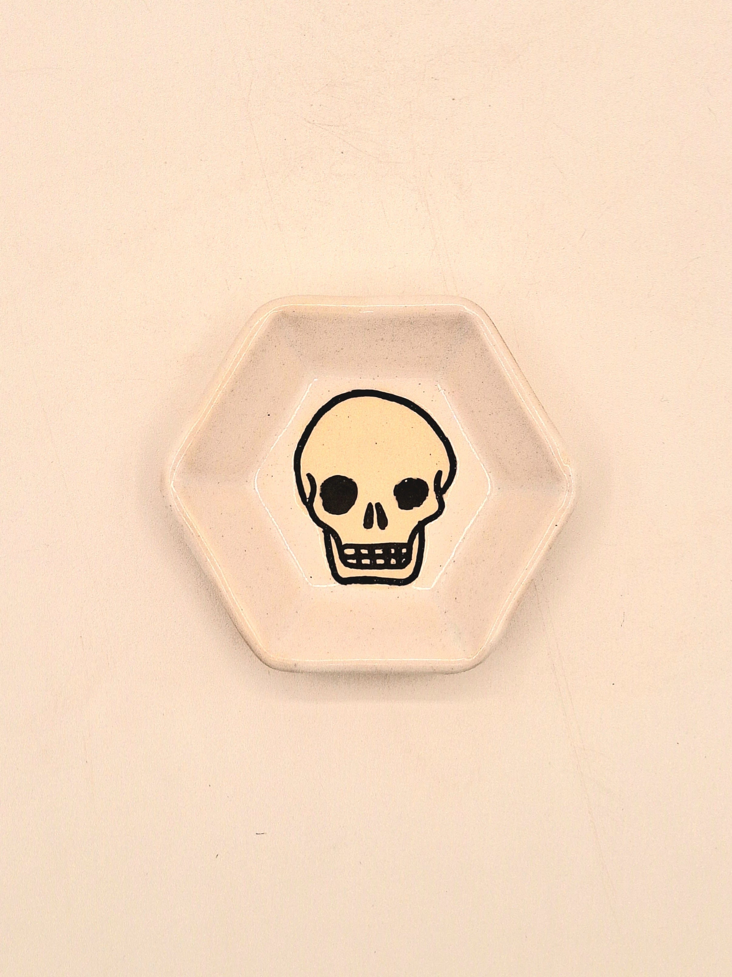 Stray Ceramics Skull Plate Hexagon Mini