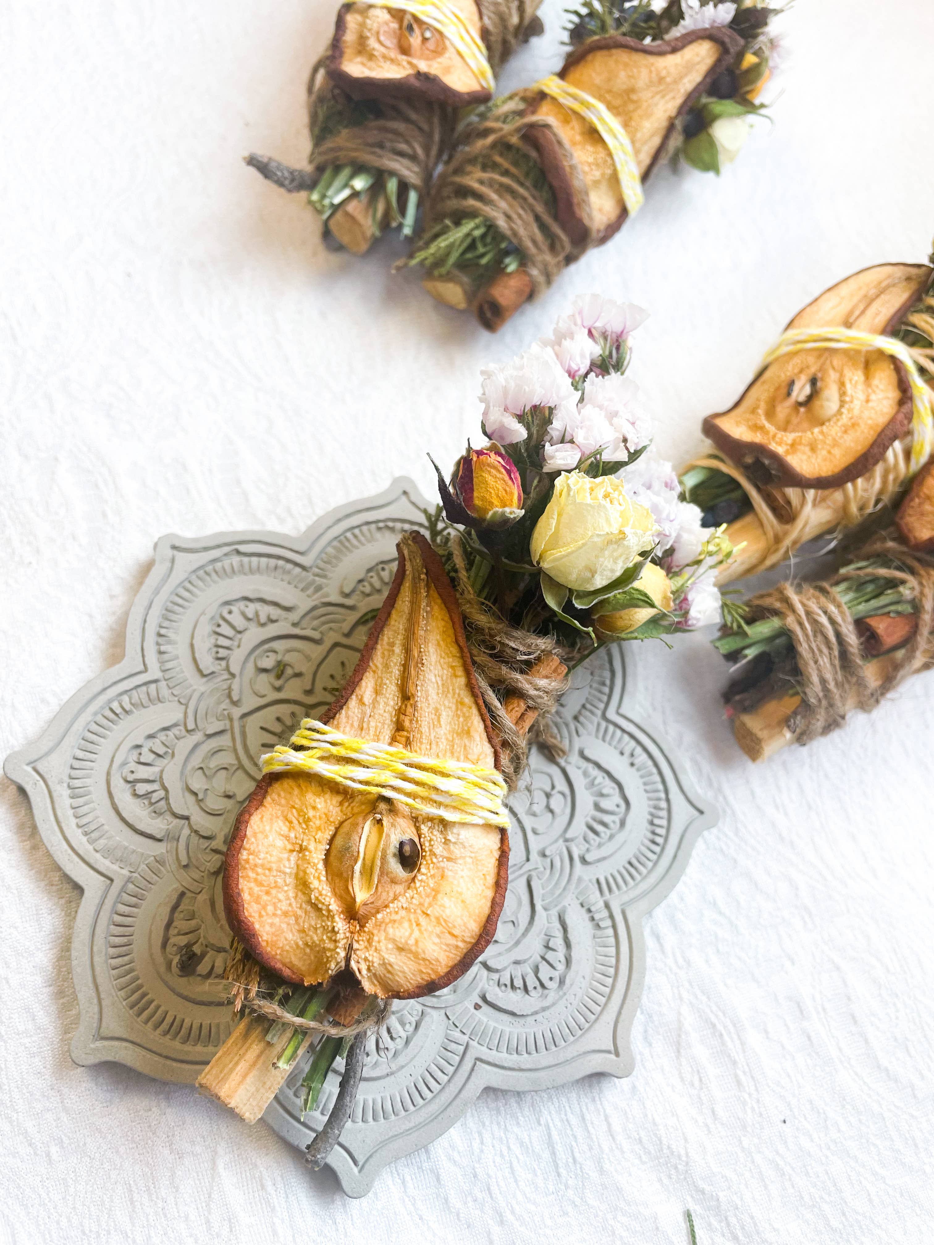 Tierra Magia Pear, Palo Santo, Juniper, and Cinnamon Smudge Stick