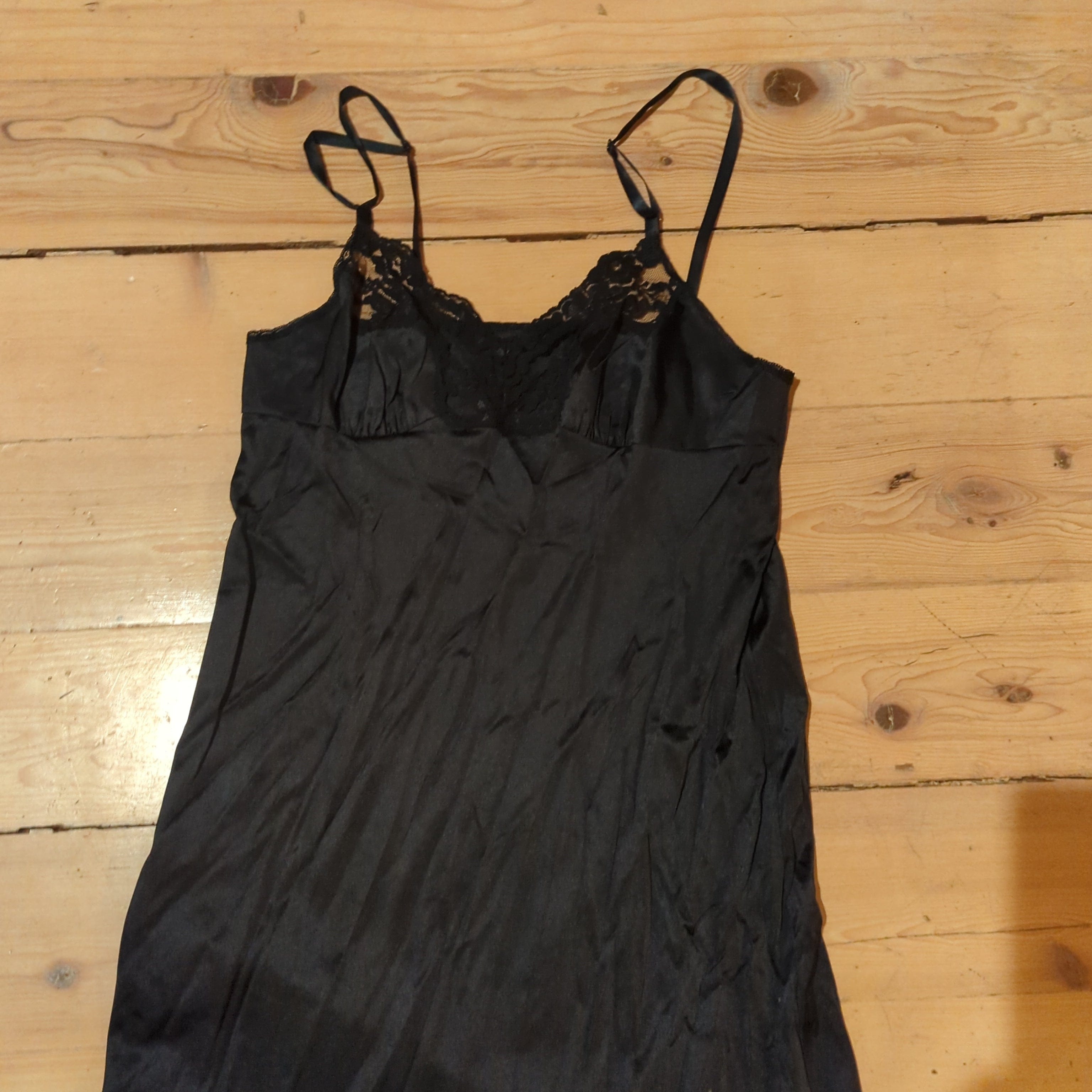 Venus Of The Desert VTG Black Lace Slip