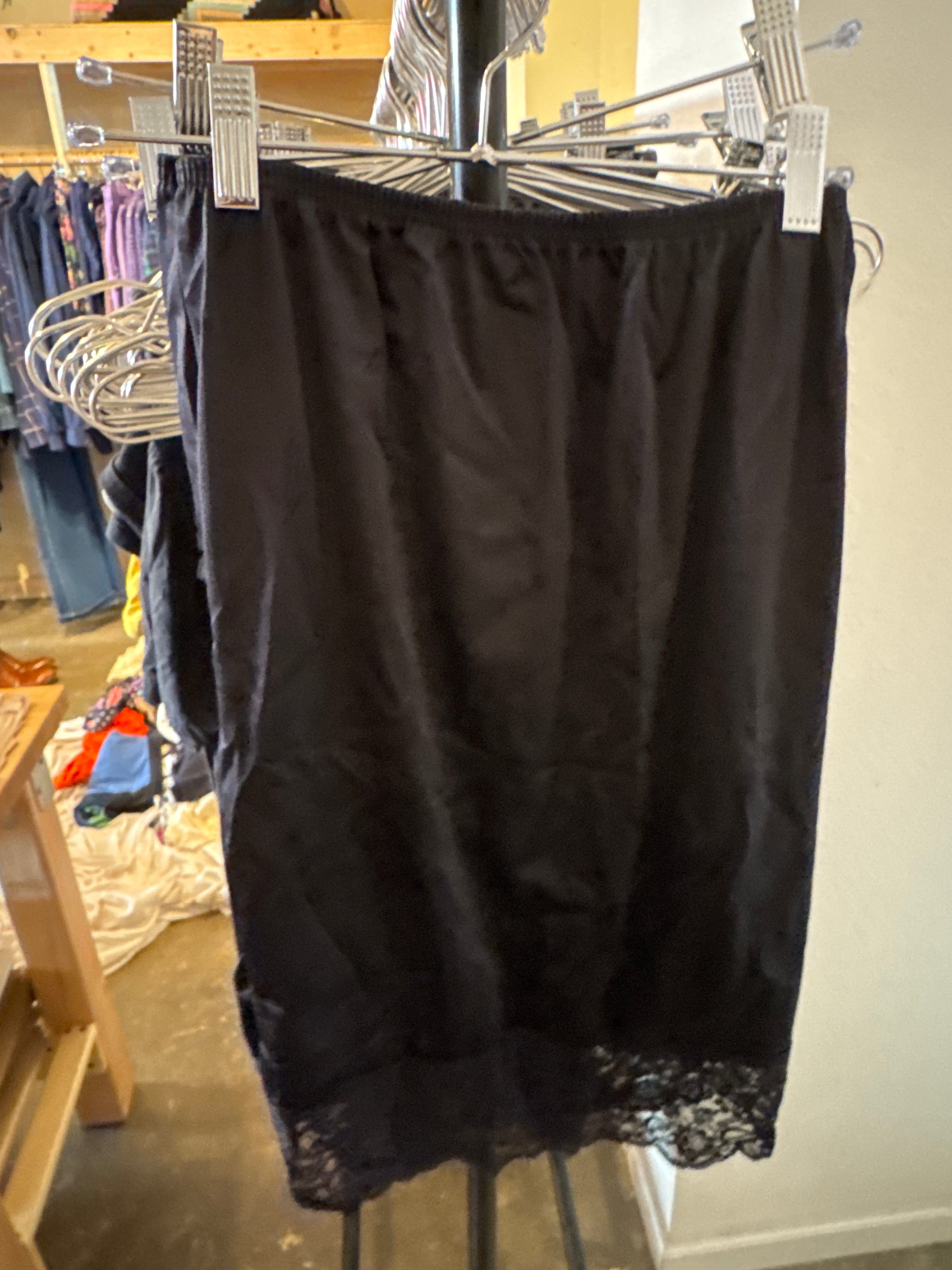 Venus Of The Desert VTG USA Blk Vassarette Slip Skirt